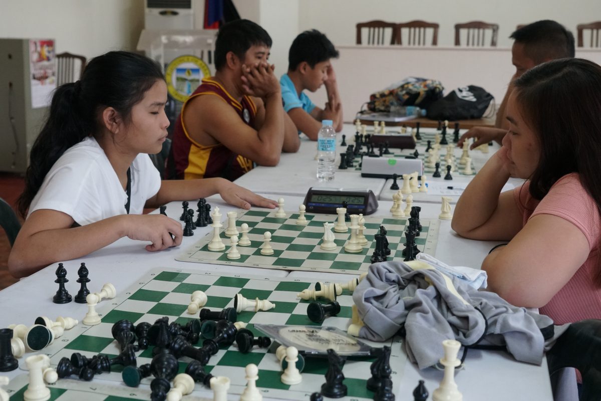 Chess moves - Province of Abra